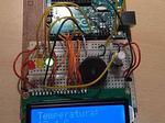 LCD Thermometer with LEDs and Alarm Signal