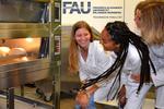 FAU researchers develop new baking method for improved energy efficiency in ovens