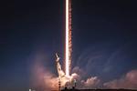 FCC approves SpaceX’s plans to fly internet-beaming satellites in a lower orbit