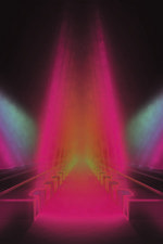 Stanford scientists slow and steer light with resonant nanoantennas