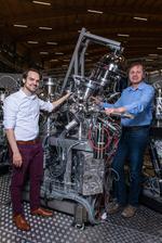 Towards compact quantum computers, thanks to topology